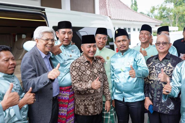 Wakil Gubernur Provinsi Sumatera Selatan, Mawardi Yahya, setelah menghadiri dan melantik pengurus Dewan Pengurus Daerah (DPD) Badan Musyawarah Keluarga Ogan Ilir (BAMUKOI) Kabupaten Muba di Pendopoan Griya Bumi Serasan Sekate, pada hari Sabtu tanggal 23 September 2023.