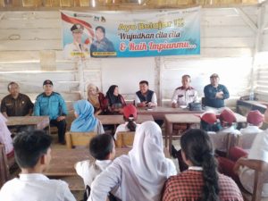 Kadisdikbud Muba Iskandar Syahrianto Menyatakan kepada wartawan usai mengunjungi SD Fillial SAD (Suku Anak Dalam) Pagar Desa, Kecamatan Bayung Lencir, Kabupaten Muba, Jumat (12/10/2023)