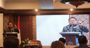 Ketua Serikat Media Siber Indonesia, Firdaus saat memberikan kata sambutan pada pembukaan Rapat Pimpinan Nasional (Rapimnas) SMSI tahun 2023, yang digelar di di aula Hotel Jayakarta, Jakarta, pada hari Jum'at tanggal 27 Oktober 2023. (foto : SMSI Sumsel)