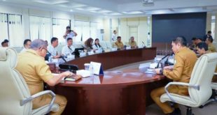 Pj. Sekretaris Daerah (Sekda) Kabupaten Muba, Musni Wijaya, memimpin Entry Meeting Bersama Tim Badan Pengawasan Keuangan dan Pembangunan (BPKP) Perwakilan Provinsi Sumatera Selatan (Sumsel) dalam rangka Evaluasi Perencanaan dan Penganggaran APBD Tahun 2023 Pemkab Muba pada Program Pengentasan Kemiskinan, Penurunan Stunting, Ketahanan Pangan, Pemberdayaan UMKM dan Peningkatan Daya Saing Pariwisata, di Ruang Rapat Serasan Sekate Sekretariat Daerah (Setda) Kabupaten Muba, pada hari Selasa tanggal 10 Oktober 2023. (foto : Humas Pemkab Muba)