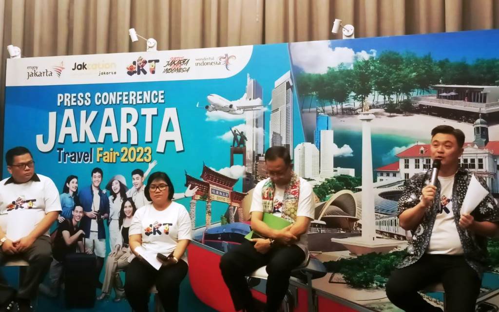 Organizer Partner Jakarta Travel Fair 2023 yang juga Wakil Sekretaris Umum Dewan Pengurus Pusat (DPP) ASTINDO, Hanley Budiman, memberikan keterangan saat konferensi pers Jakarta Travel Fair tahun 2023 di Hotel Herper Palembang pada hari Rabu tanggal 18 Oktober 2023. (foto : MusiNews.id/Oyong)