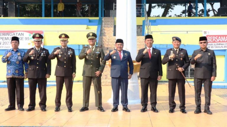 Forkompimda menghadiri peringatan Hari Sumpah Pemuda ke-95 tahun 2023 tingkat Kota Lubuklinggau, di Stadion Mini Kelurahan Kayu Ara Kecamatan Lubuklinggau Timur l Kota Lubuklinggau, Sabtu tanggal 28 Oktober 2023. (foto : humas Pemkot Lubuklinggau)
