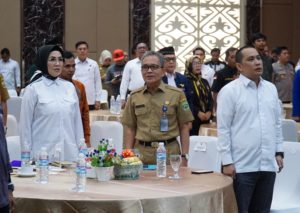 Ir. S.A Supriono beserta Pimpinan Politik, Polda dan Instansi lainnya dilakukan usai Deklarasi Damai Pemilu 2024 diucapkan oleh Seluruh Pimpinan Partai Politik yang dipimpin langsung oleh Ketua Bawaslu, Kurniawan di Gedung Golden Sriwijaya Palembang, Senin (27/11/2023).