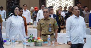 Ir. S.A Supriono beserta Pimpinan Politik, Polda dan Instansi lainnya dilakukan usai Deklarasi Damai Pemilu 2024 diucapkan oleh Seluruh Pimpinan Partai Politik yang dipimpin langsung oleh Ketua Bawaslu, Kurniawan di Gedung Golden Sriwijaya Palembang, Senin (27/11/2023).