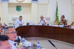 Pemerintah Kabupaten Musi Banyuasin (Muba) menerima rombongan Pemerintah Kabupaten Ogan Komering Ulu (OKU) dalam rangka Tinjau Tiru Bagian Pengadaan Barang dan Jasa Setda Muba, terkait implementasi Katalog Elektronik Lokal etalase beton terpasang dan pemeliharaan gedung. Bertempat di Ruang Rapat Serasan Sekate, Rabu (18/10/2023).