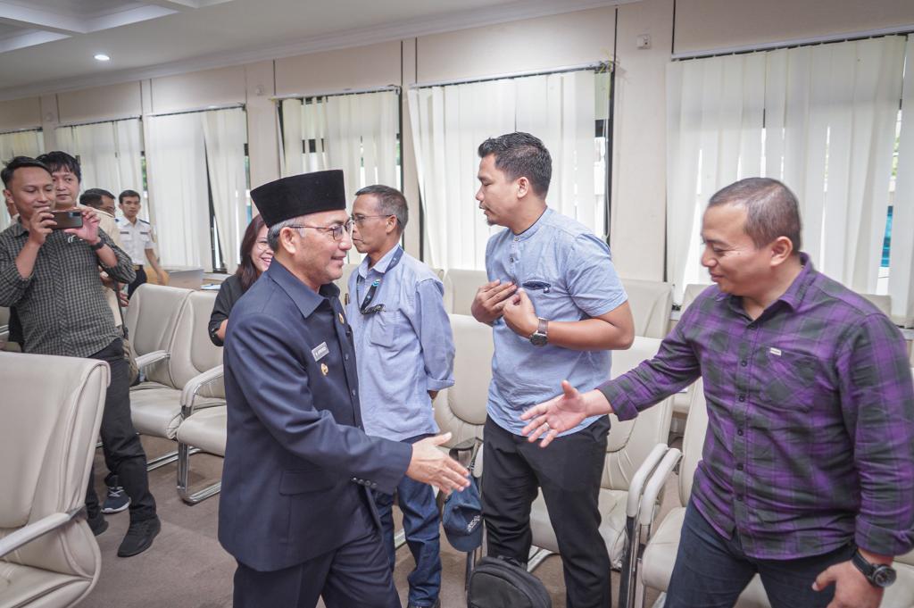 Rapat Pembahasan Tindak Lanjut Kejadian Penyenggolan Tiang Jembatan P6 Sungai Lalan, bertempat di Ruang Rapat Serasan Sekate, Selasa (7/11/2023).