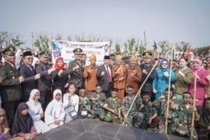 Puluhan anak-anak menggelar aksi teatrikal di Halaman Pendopoan Griya Bumi Serasan Sekate Rumah Dinas Bupati Muba, Jumat (10/11/2023) pagi.