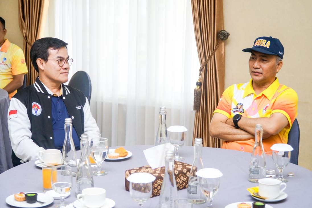 H Apriyadi Mahmud didampingi Pj Sekda Muba Musni Wijaya S Sos MSi menggelar coffee morning bersama Staf Ahli Bidang Inovasi Kemenpora RI Dr Drs Yohan MSi., di Guest House Griya BumiSerasan Sekate yang berlangsung dengan khidmat penuh keakraban, Rabu (15/11/2023).