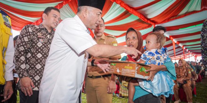 Pj Bupati Apriyadi Mahmud menemui langsung Anira saat berada di Jirak Jaya, Kamis (16/11/2023) siang.