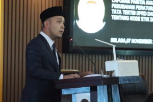 Anggota DPRD Kota Palembang menyampaikan pembahasan pada Rapat Paripurna Masa Persidangan III