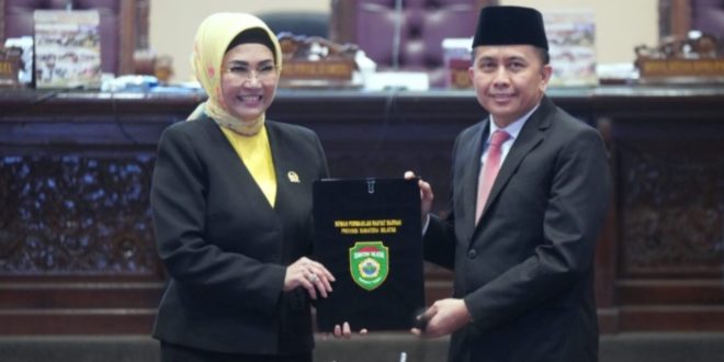 Pimpinan dan Anggota DPRD Sumsel menyampaikan aspirasi dari Masyarakat masing-masing Dapilnya pada Rapat Paripurna LXXVI (76) dengan agenda penyampaian laporan hasil Kegiatan Reses Pimpinan dan Anggota DPRD Sumatera Selatan. (foto : Humas DPRD Sumsel)