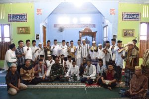Agus Fatoni memberikan bantuan untuk perawatan Masjid Istiqomah Desa Tanjung Dalam Kecamatan Lubuk Batang Kabupaten  Ogan Komering Ulu (OKU), Jumat (3/11/2023).