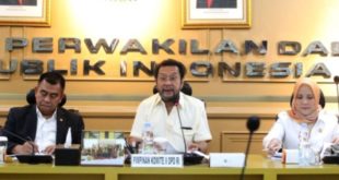 Ketua Komite II Dewan Perwakilan Daerah Republik Indonesia, Yorrys Raweyai, saat menghadiri Rapat Kerja bersama Kementerian Pertanian Republik Indonesia di Gedung Dewan Perwakilan Daerah Republik Indonesia, Jakarta, hari Rabu tanggal 29 November 2023. (foto : dpd.go.id)