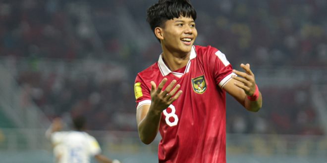 Tim U-17 Indonesia kembali meraih hasil positif di Piala Dunia U-17 2023. Iqbal Gwijangge dkk bermain imbang 1-1 kontra Panama dalam laga kedua Grup A di Stadion Gelora Bung Tomo, Surabaya, Senin (13/11).