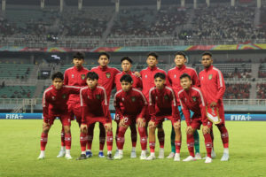 PSSI mendatangkan orang tua para pemain Tim U-17 Indonesia jelang pertandingan melawan Maroko pada matchday ketiga Grup A Piala Dunia U-17 2023, di Stadion Gelora Bung Tomo (GBT), Surabaya, Kamis (16/11).