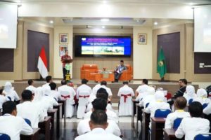 Penjabat (Pj.) Gubernur Provinsi Sumatera Selatan (Sumsel), Agus Fatoni, menghadiri dan memberikan materi pada Diklat Peningkatan Kapasitas Lurah se Sumatera Selatan Tahun 2023 yang dilaksanakan di Aula Putri Kembang Dadar, Kantor BPSDMD Sumsel, pada hari Rabu tanggal 1 November 2023. (foto : Diskominfo Sumsel)