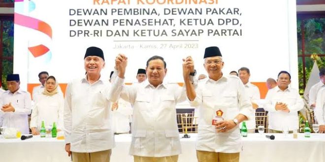 Mantan Wakil Gubernur Provinsi Sumatera Selatan, Mawardi Yahya, bersama Calon Presiden Republik Indonesia, Prabowo Subianto. (foto : ist)