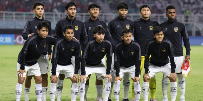 Tim U-17 Indonesia menutup pertandingan penyisihan Grup A Piala Dunia U-17 2023 dengan hasil yang kurang memuaskan. Garuda Muda kalah 1-3 dari Maroko di Stadion Gelora Bung Tomo, Surabaya, Kamis (16/11).