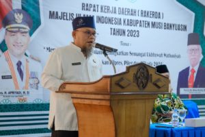 H Apriyadi diwakili Asisten Pemerintahan dan Kesra Setda Muba H Yudi Herzandi SH MH  membuka Rapat Kerja Daerah (Rakerda) Majelis Ulama Indonesia (MUI) Kabupaten Muba. Bertempat di Hotel Gambo Residence Sekayu, Jumat (1/12/2023).
