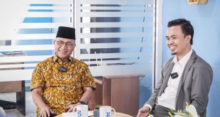 Drs. H. Apriyadi M.Si mengunjungi sekaligus menghadiri podcast yang digelar media ekonomi Bisnis Indonesia di Kantor Bisnis Indonesia Perwakilan Sumbagsel di Jalan Basuki Rahmat, Palembang, Senin (4/12/2023).