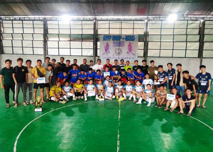 Peserta Turnamen Anak Futsal Prabumulih U-20 foto bersama di Lapangan Futsal Green Prabumulih tanggal 10 Desember 2023. (foto : MusiNews.id/CM)