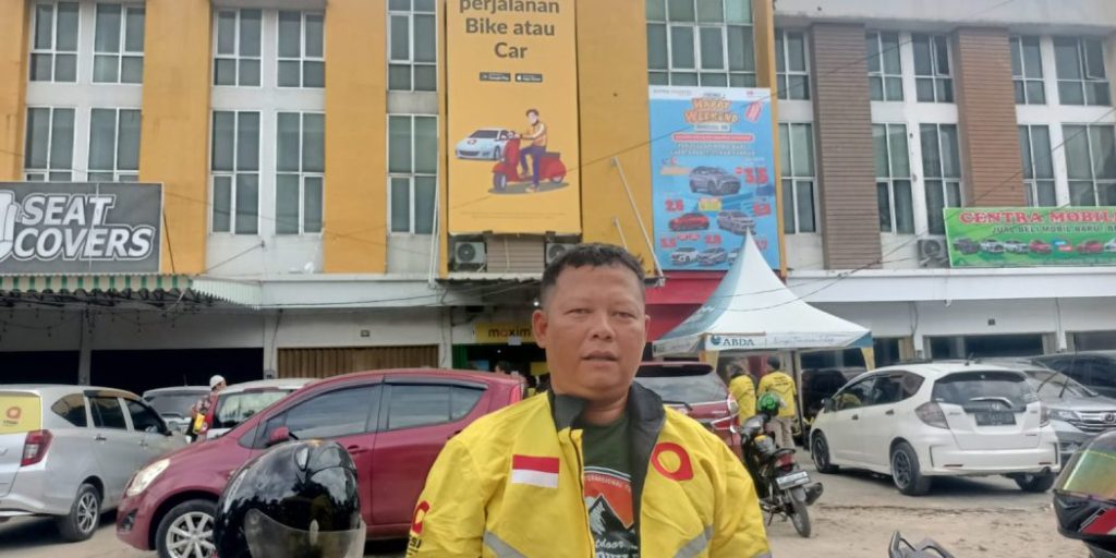 Oyong Hairudin, Tukang Ojek yang Nyaleg DPRD Kota Palembang Periode 2024-2029 dari Partai Kebangkitan Nusantara melalui Daerah Pemilihan Kecamatan Ilir Barat I, Ilir Barat II, Gandus, dan Bukit Kecil.