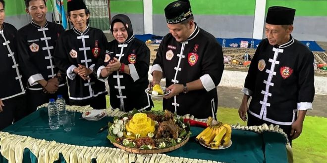 Anggota Dewan Perwakilan Rakyat Daerah (DPRD) Provinsi Sumatera Selatan (Sumsel), Hj. Rita Suryani, menghadiri perayaan Hari Ulang Tahun (HUT) IKSPI Kera Sakti Sumsel dan konsolidasi se Musi Rawas (Mura) Raya, pada hari Selasa tanggal 16 Januari 2024.
