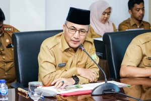 Pj Bupati Apriyadi Mahmud Paparan Usulan Bantuan Keuangan Bersifat Khusus (BKBK) Pemerintah Provinsi Sumatera Selatan Kepada Pemerintah Kabupaten / Kota Tahun Anggaran 2024 di Kantor Gubernur Sumsel, Selasa (20/2/2024).