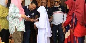 Wadah komunitas penggemar sepeda motor di lingkungan Sekretariat Jenderal (Setjen) Dewan Perwakilan Daerah (DPD) Republik Indonesia, DPD Bikers Community, menggelar kegiatan Silaturahmi Dan Bakti Sosial di Bandar Lampung, Provinsi Lampung. (foto : DPD RI)