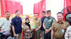Pj Gubernur Sumsel Agus Fatoni melaunching Gerakan Pasar Murah Serentak Sumsel (GPMSS) di Kantor BPS Sumsel, Palembang, Sumatera Selatan, Kamis (1/2/24).