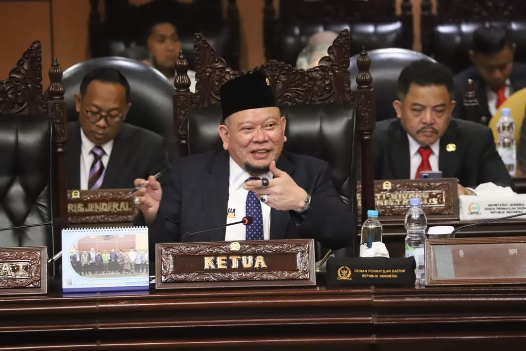 Ketua DPD RI, LaNyalla Mattalitti, memimpin Sidang Paripurna DPD RI ke-9 Masa Sidang IV Tahun Sidang 2023-2024 yang digelar di Nusantara V, tanggal 5 Maret 2024