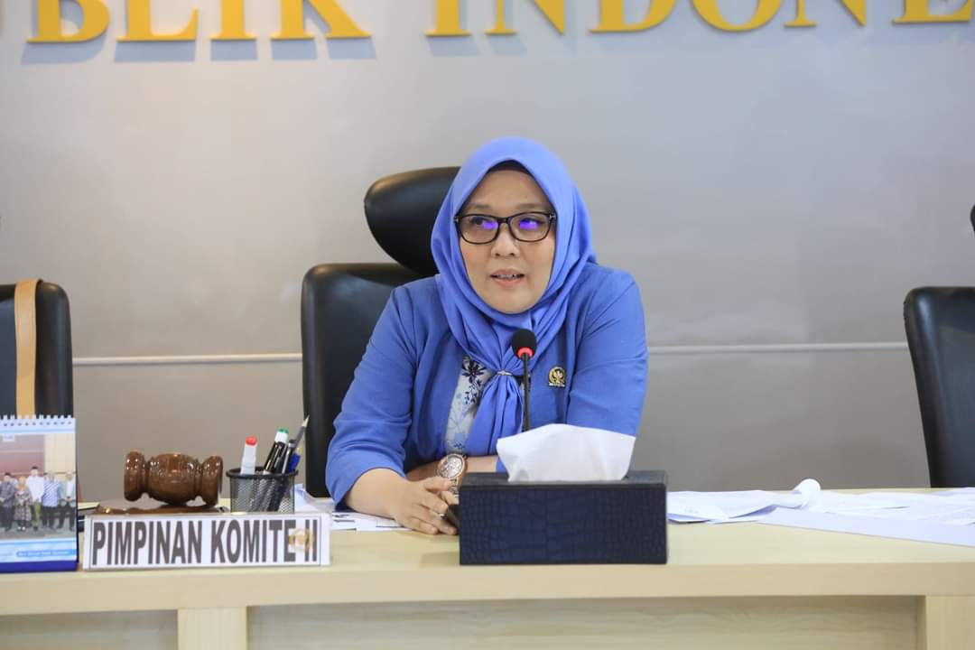 Wakil Ketua Komite II DPD RI, Aji Mirni Mawarni, dalam Rapat Dengar Pendapat Umum (RDPU) bersama Dirjen Kekayaan Intelektual Kementerian Hukum dan HAM (Min Usihen), Ketua Asosiasi Konsultan Hak Kekayaan Intelektual Indonesia (Suyud Margono), dan Pakar Hukum Universitas Indonesia (Ranggalawe Suryasaladin), di DPD RI, hari Selasa tanggal 19 Maret 2024.