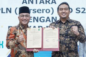 Penandatanganan Kesepakatan Bersama dan Perjanjian Kerjasama dengan PT PLN S2JB Tentang Pembangunan, Operasional dan Pemeliharaan Jaringan Listrik Desa di Kabupaten Musi Banyuasin di Ruang Rapat PT PLN UID Sumatera Selatan, Jambi dan Bengkulu, Senin (18/3/2024).