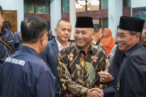Dalam rangkaian Pelantikan Pengurus PWI Sumatera Selatan Periode 2024-2029, Selasa (25/3/2024) di Griya Agung Palembang, Pj Bupati Muba Apriyadi Mahmud juga dinobatkan anugerah PWI Sumsel sebagai Birokrat Peduli Pers.