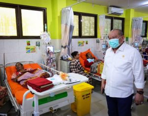Ketua Dewan Perwakilan Daerah Republik Indonesia, LaNyalla Mahmud Mattalitti, mengunjungi Rumah Sakit Umum Anwar Medika, Sidoarjo.