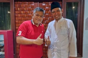 Bakal Calon Wali Kota Pagar Alam dari Jalur Independen, Ustadz Muhaimin AZ, bersama politis Partai Demokrasi Indonesia Perjuangan, Giri Ramandha.