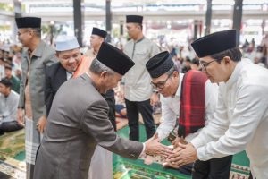 Pelaksanaan Shalat Id 1445 H/2024 M di Rumah Dinas (Rumdin) Bupati Muba berjalan khidmat, Rabu (10/4/2024) pagi.