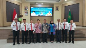 Pelatihan Kepemimpinan Administrator Angkatan I dan Angkatan II Provinsi Sumatera Selatan Tahun 2024, di lingkungan Provinsi Sumatera Selatan telah dibuka secara resmi oleh Penjabat (Pj) Gubernur Sumatera Selatan Agus Fatoni, Jum'at (3/5/2024) di Aula Putri Kembang Dadar Gedung BPSDMD Prov Sumsel.