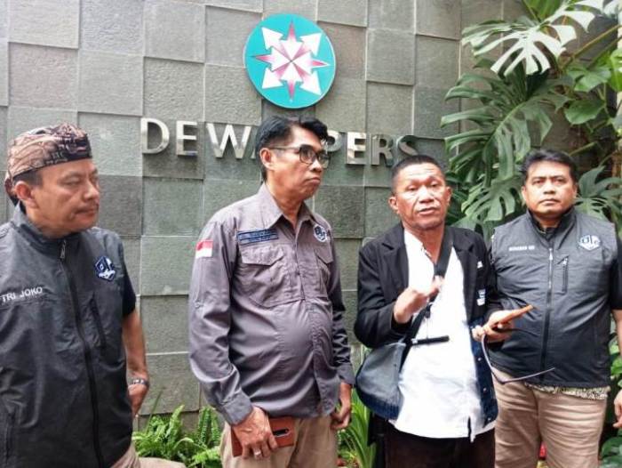 Ketua Umum Pro Jurnalismedia Siber, Mahmud Marhaba, didampingi pengurus dari daerah se Indonesia, mendatangi Dewan Pers dalam rangka silaturahmi, hari Senin tanggal 27 Mei 2024.