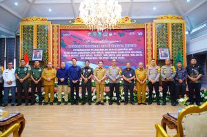 Dinas Perdagangan dan Perindustrian Kabupaten Muba bekerjasama dengan Perum Bulog Sumsel Babel dan Bank Sumsel Babel Cabang Sekayu, kembali melaksanakan operasi pasar dan kali ini bertempat di Halaman Kantor camat Sanga Desa, Selasa (7/8/2024).