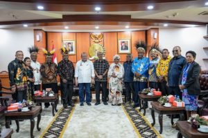 Ketua Dewan Perwakilan Daerah Republik Indonesia, LaNyalla Mahmud Mattalitti, dan Wakil Ketua, Nono Sampono, menerima audiensi Asosiasi Majelis Rakyat Papua se Wilayah Papua, hari Senin tanggal 27 Mei 2024.