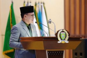 Anggota DPRD Sumsel, Antoni Yuzar, menyampaikan Laporan Hasil Pembahasan kepada Pimpinan Rapat Rapat Paripurna LXXXI (81) dengan agenda Penyampaian Laporan Hasil Pembahasan dan Penelitian Pansus-Pansus DPRD Sumsel terhadap LKPJ Gubernur Sumsel Tahun Anggaran 2023 pada hari Kamis tanggal 4 April 2024.