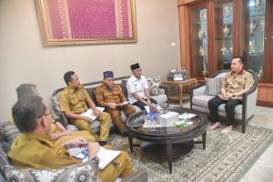 Pj Bupati Apriyadi Mahmud mengumpulkan stakeholder terkait pembangunan jalan Tol Ruas Betung (Sp.Sekayu) – Tempino – Jambi yang berada di Kabupaten Musi Banyuasin, Selasa (19/3/2024)