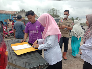 Pemkab Musi Banyuasin bergegas menyerahkan bantuan sembako dan peralatan sehari hari kepada korban musibah kebakaran di Kelurahan Mangun Jaya Kecamatan Babat Toman (Di depan Jembatan Mangun Jaya), Rabu (27/3/2024).
