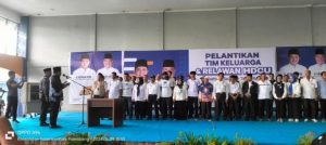 Bakal Calon Gubernur (Cagub) Provinsi Sumatera Selatan (Sumsel), Herman Deru, melantik 52 Tim Keluarga dan Relawan Herman Deru dan Cik Ujang (HD-CU) di Kantor Dewan Pimpinan Wilayah (DPW) Partai Nasional Demokrat (NasDem) Sumsel, hari Minggu tanggal 9 Juni 2024.