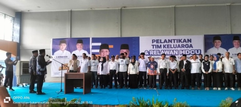 Bakal Calon Gubernur (Cagub) Provinsi Sumatera Selatan (Sumsel), Herman Deru, melantik 52 Tim Keluarga dan Relawan Herman Deru dan Cik Ujang (HD-CU) di Kantor Dewan Pimpinan Wilayah (DPW) Partai Nasional Demokrat (NasDem) Sumsel, hari Minggu tanggal 9 Juni 2024.
