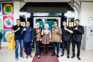 Sekretaris Dinkominfo Muba Daud Amri SH dan didampingi Kabid Komunikasi Publik Kartiko Buwono SE MSi, Jum'at (13/6/2024) di Kantor Dinkominfo Musi Banyuasin.