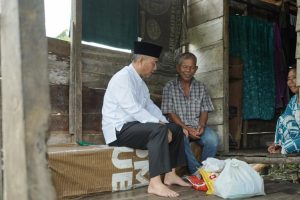 Usai melaksanakan Shalat Ied dan open house bersama keluarga besar di kediamannya, Senin (17/6/2024).