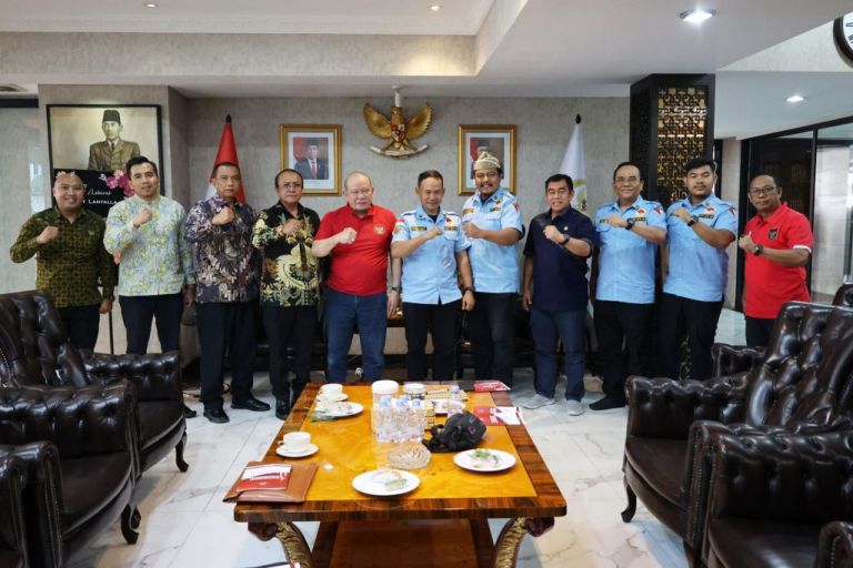 Ketua Dewan Perwakilan Daerah (DPD) Republik Indonesia, LaNyalla Mahmud Mattalitti, menerima audiensi Dewan Pimpinan Pusat (DPP) Gerakan Persatuan Nasional (GPN) 08 di Kediaman Ketua DPD Republik Indonesia yang berada di kawasan Kuningan, Jakarta Selatan, hari Kamis malam, tanggal 6 Juni 2024.