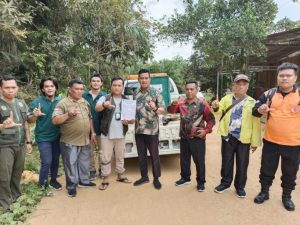 Berikan rasa aman pada warga, dengan sigap Pemkab Muba melalui Badan Penanggulangan Bencana Daerah (BPBD) kabupaten Muba telah berhasil mengevakuasi seekor Siamang di Desa Keramat Jaya Kecamatan Sungai Keruh, Kamis (20/6/2024).